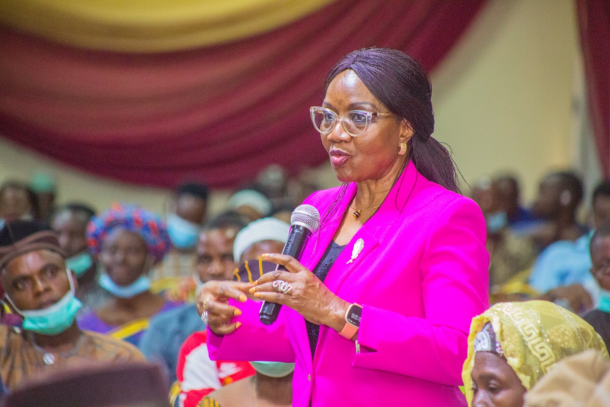 A former Registrar of the University of Ibadan and the Ekefa Iyalode of Ibadanland, Chief (Mrs.) Moji Ladipo making a contribution during the Flood Early Warning Stakeholders Workshop
