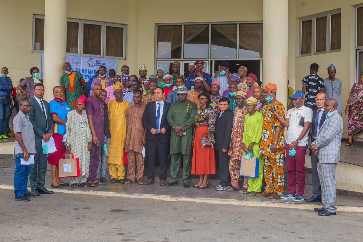 group_photograph_with_mda_officials_rmsi_staff_and_other_categories_of_participants_at_the_flood_early_warning_stakeholders_workshop